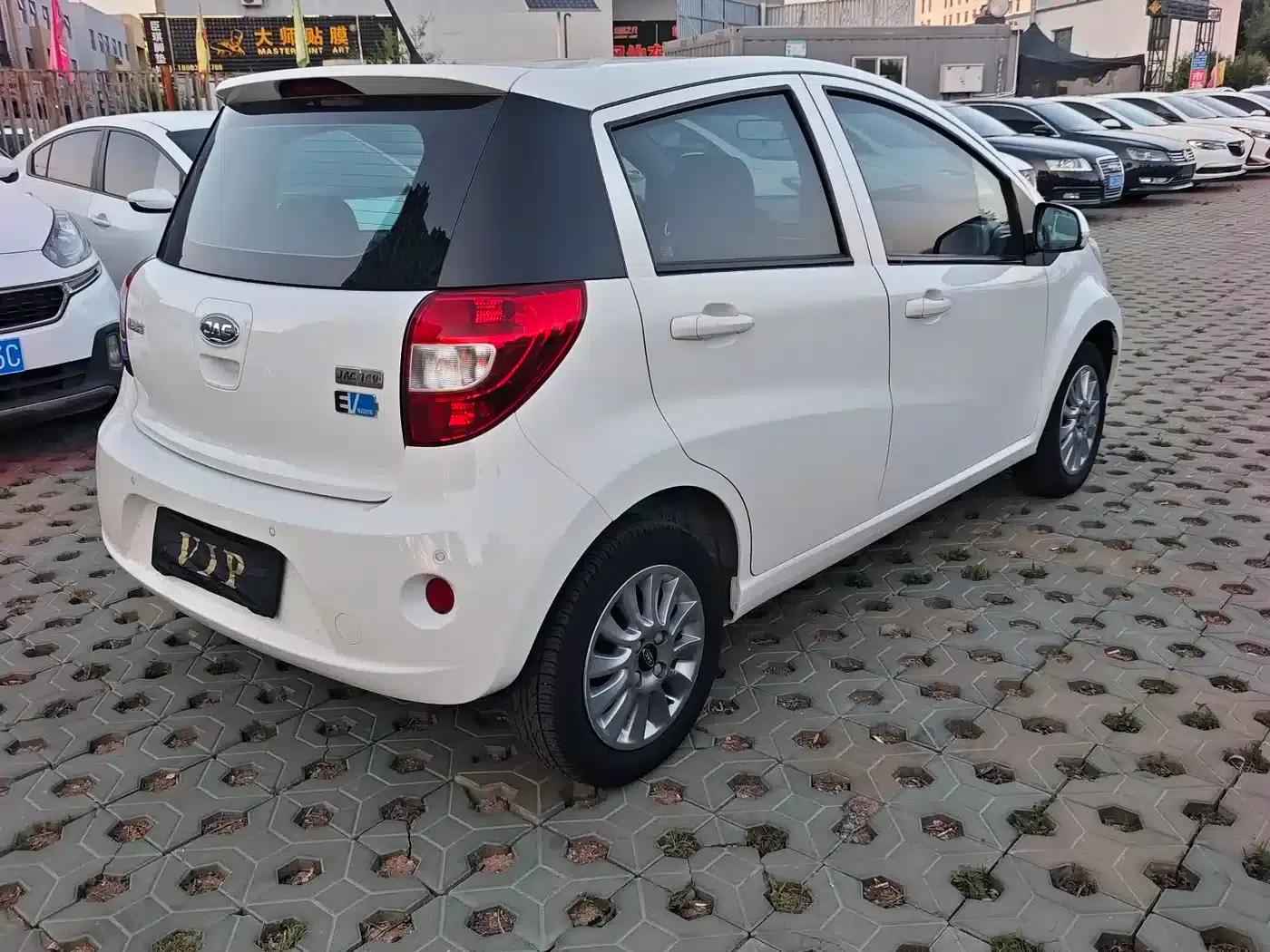 JAC iEV6E 2018 Upgraded Version iEV6E Luxury Intelligent Edition — миниатюра 9