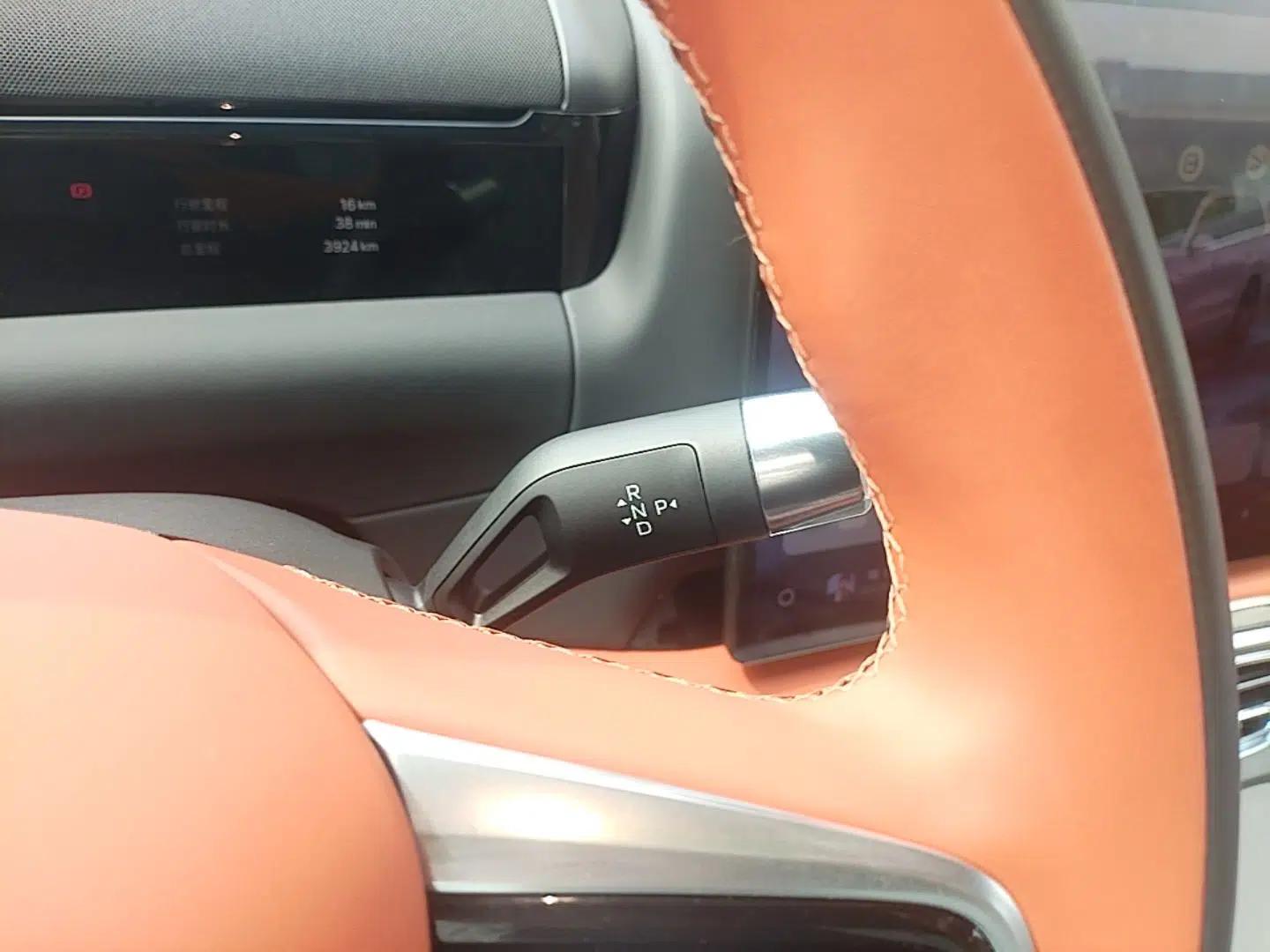Geely Galaxy M9 2025 Model 230km Two-Wheel-Drive Smart Navigation Edition — миниатюра 16