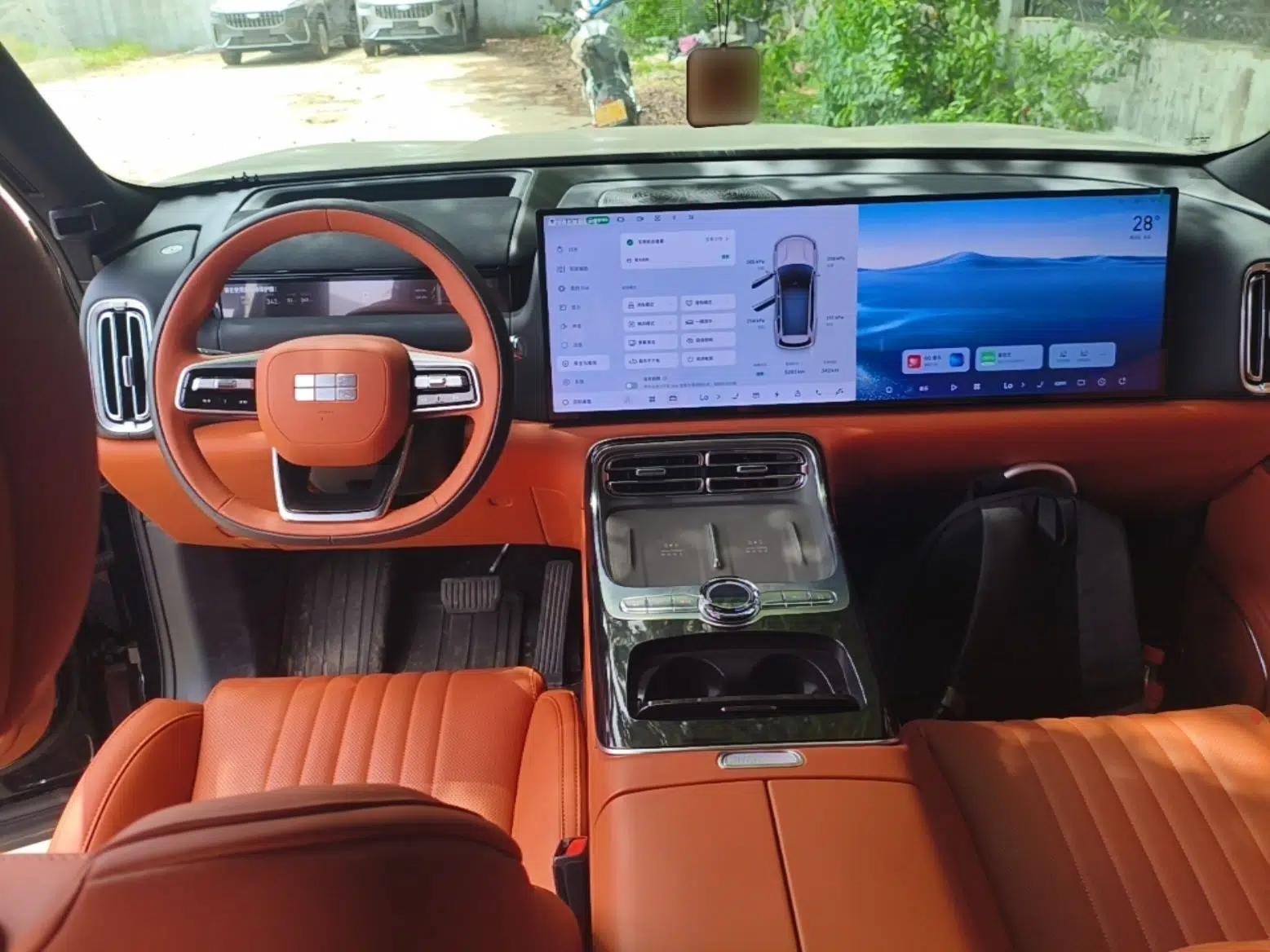 Geely Galaxy M9 2025 Model 210km Four-Wheel-Drive Leading Edition — миниатюра 17