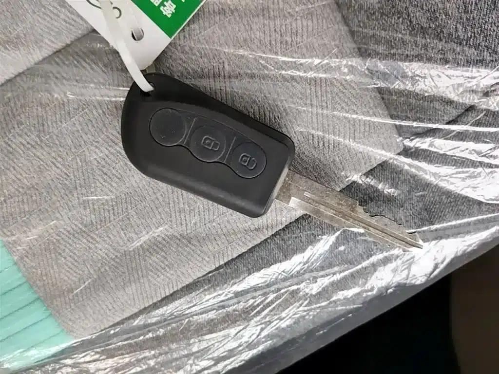 Yizhi EV2 2023 Auspicious Edition 201km Comfort Model — миниатюра 9