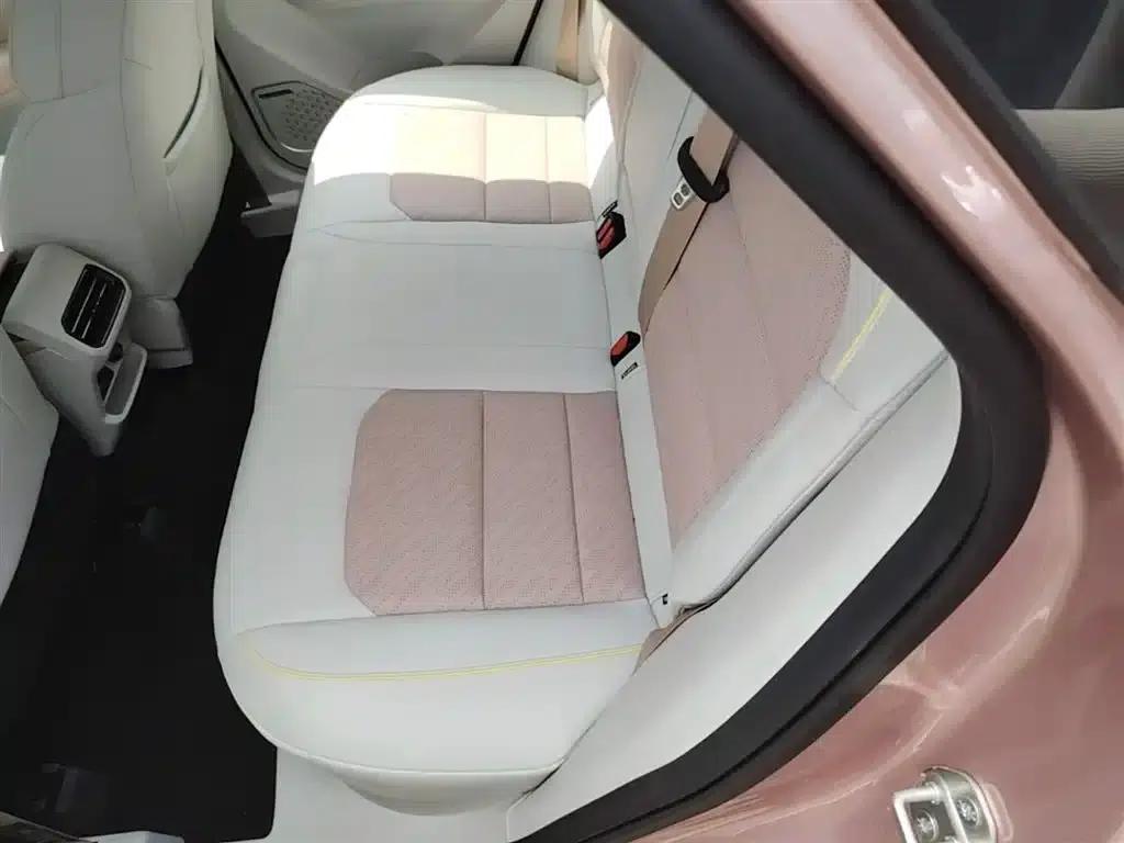 Geely Geometry M6 2022 Model 580 New Fun — миниатюра 17