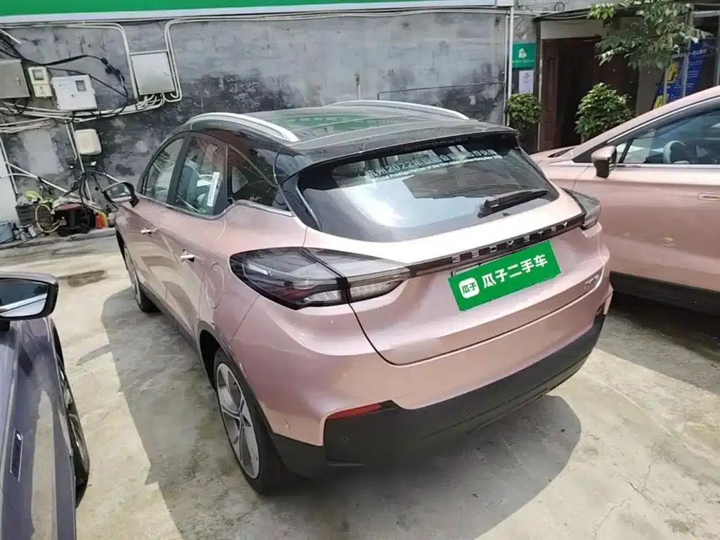 Geely Geometry M6 2022 Model 580 New Fun — миниатюра 5