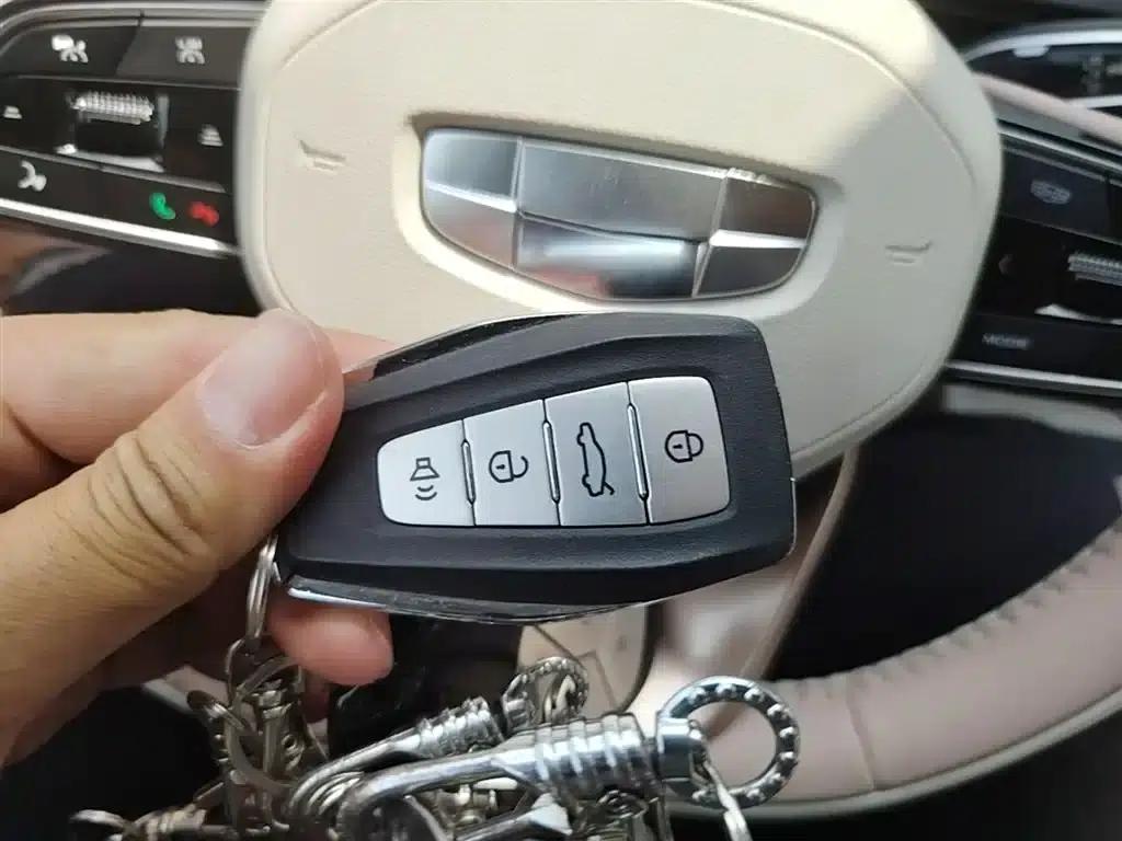 Geely Geometry M6 2022 Model 580 New Fun — миниатюра 9