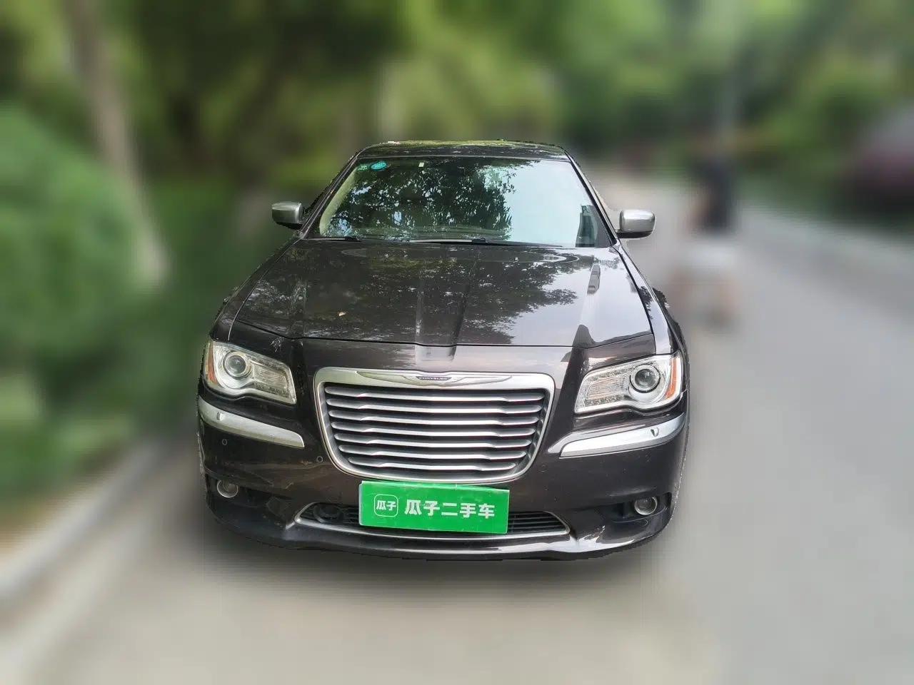 Chrysler 300C 2012 3.6L Luxury Edition — миниатюра 2