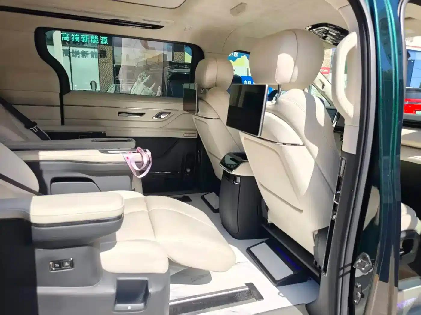 Yizhen L380 2025 Model 805km Flagship Edition 4WD — миниатюра 11