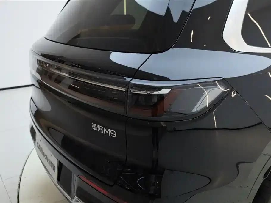 Galaxy M9 2025 210km/h AWD Navigator Edition — миниатюра 16