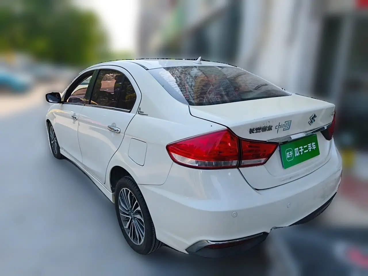 Suzuki Alivio 2018 1.6L Automatic Pro Edition Deluxe Version — миниатюра 4