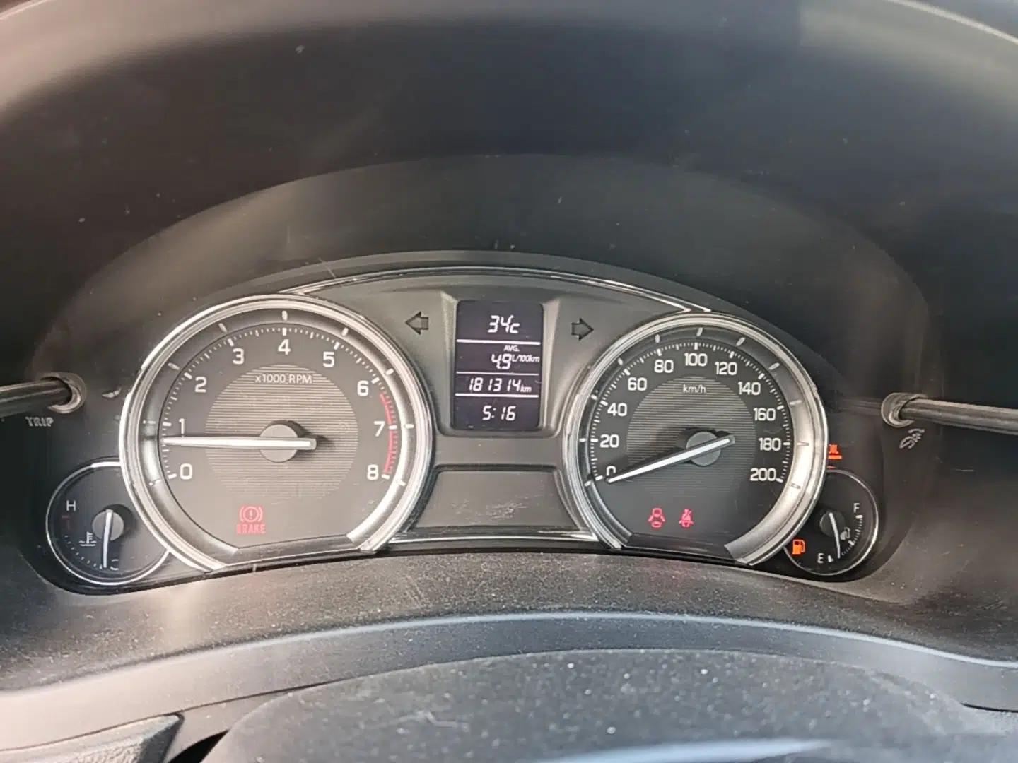 Suzuki Alivio 2015 1.6L Manual Comfort Model — миниатюра 14