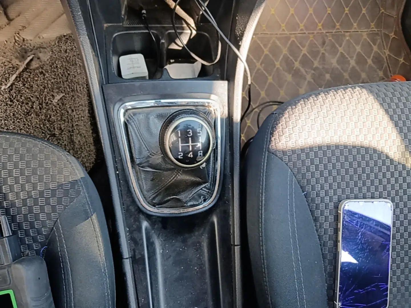 Suzuki Alivio 2015 1.6L Manual Comfort Model — миниатюра 16