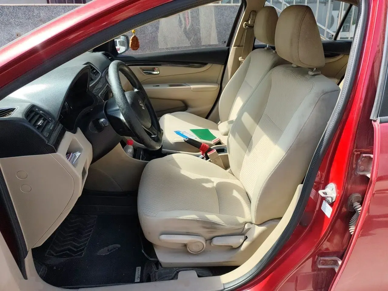Suzuki Alivio 2015 1.6L Manual Comfort Model — миниатюра 15