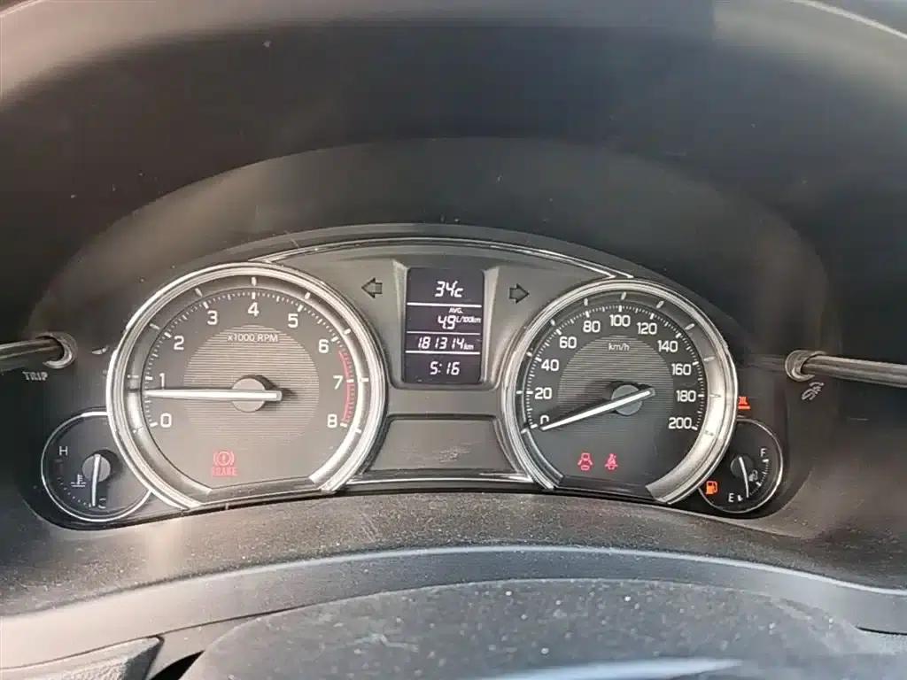 Ciaz 2015 1.6L Manual Comfort Edition — миниатюра 12