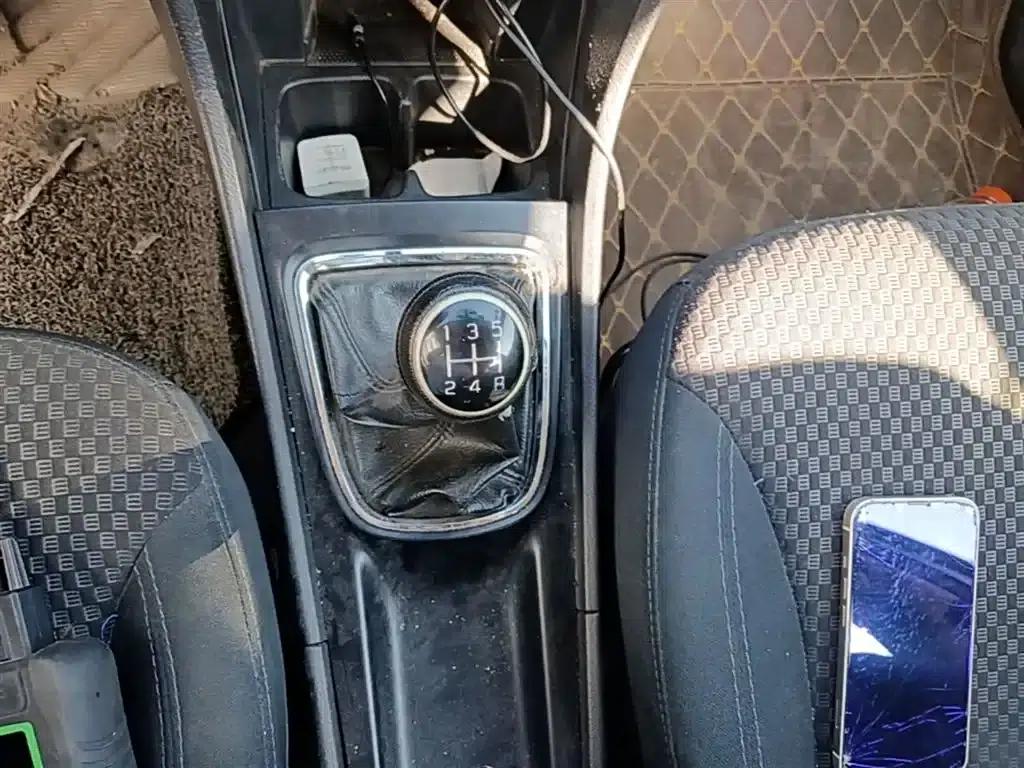 Ciaz 2015 1.6L Manual Comfort Edition — миниатюра 14