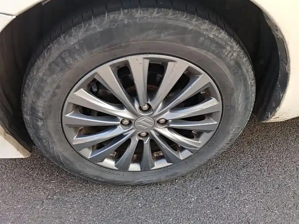 Ciaz 2015 1.6L Manual Comfort Edition — миниатюра 23