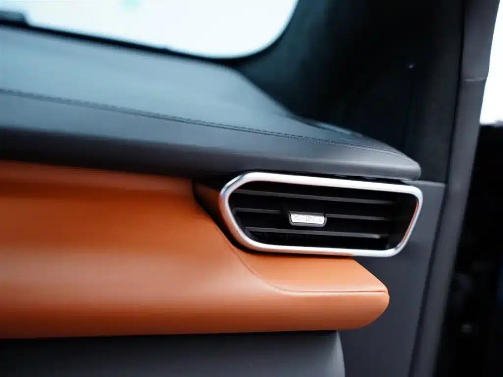 EMIRA 2021 2.0T DCT First Edition — миниатюра 37