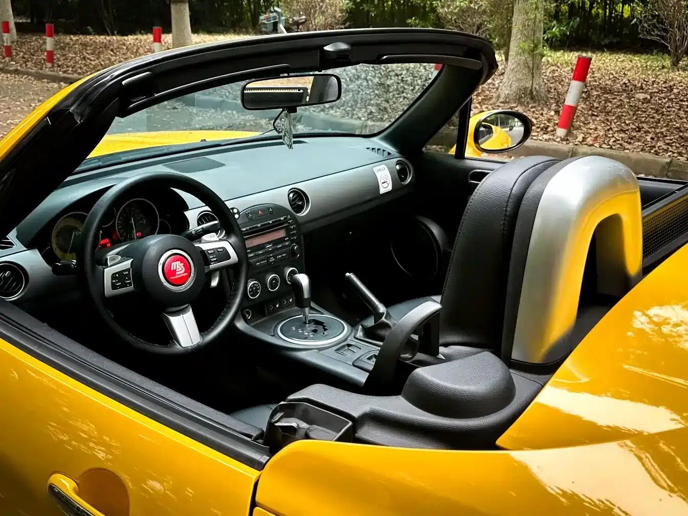 Mazda MX-5 2009 2.0 — миниатюра 11