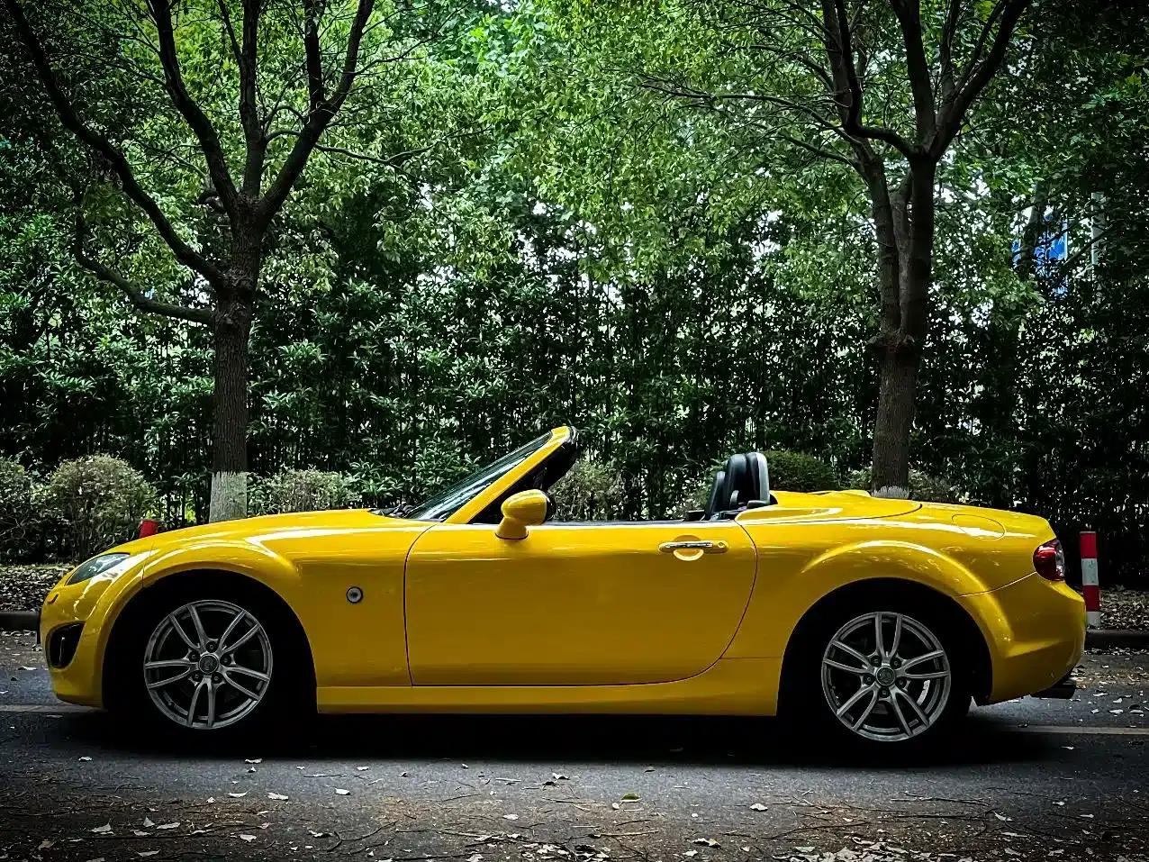Mazda MX-5 2009 2.0 — миниатюра 8