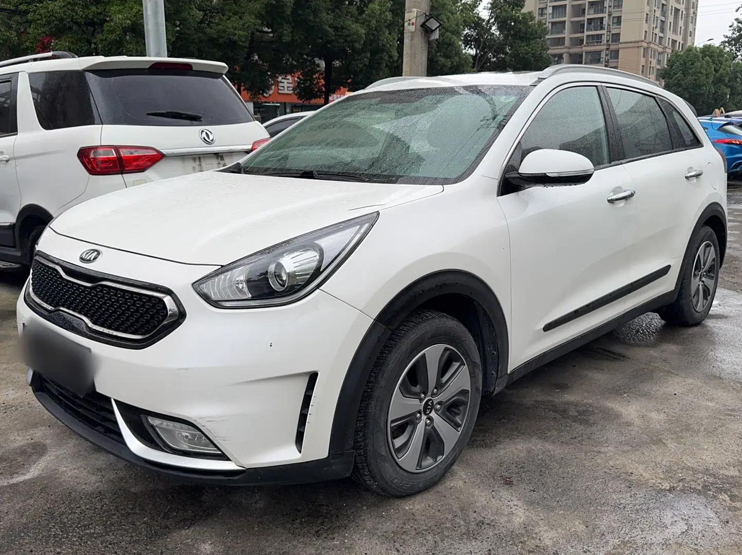 Kia Niro 2017 1.6L Luxury Edition — миниатюра 3