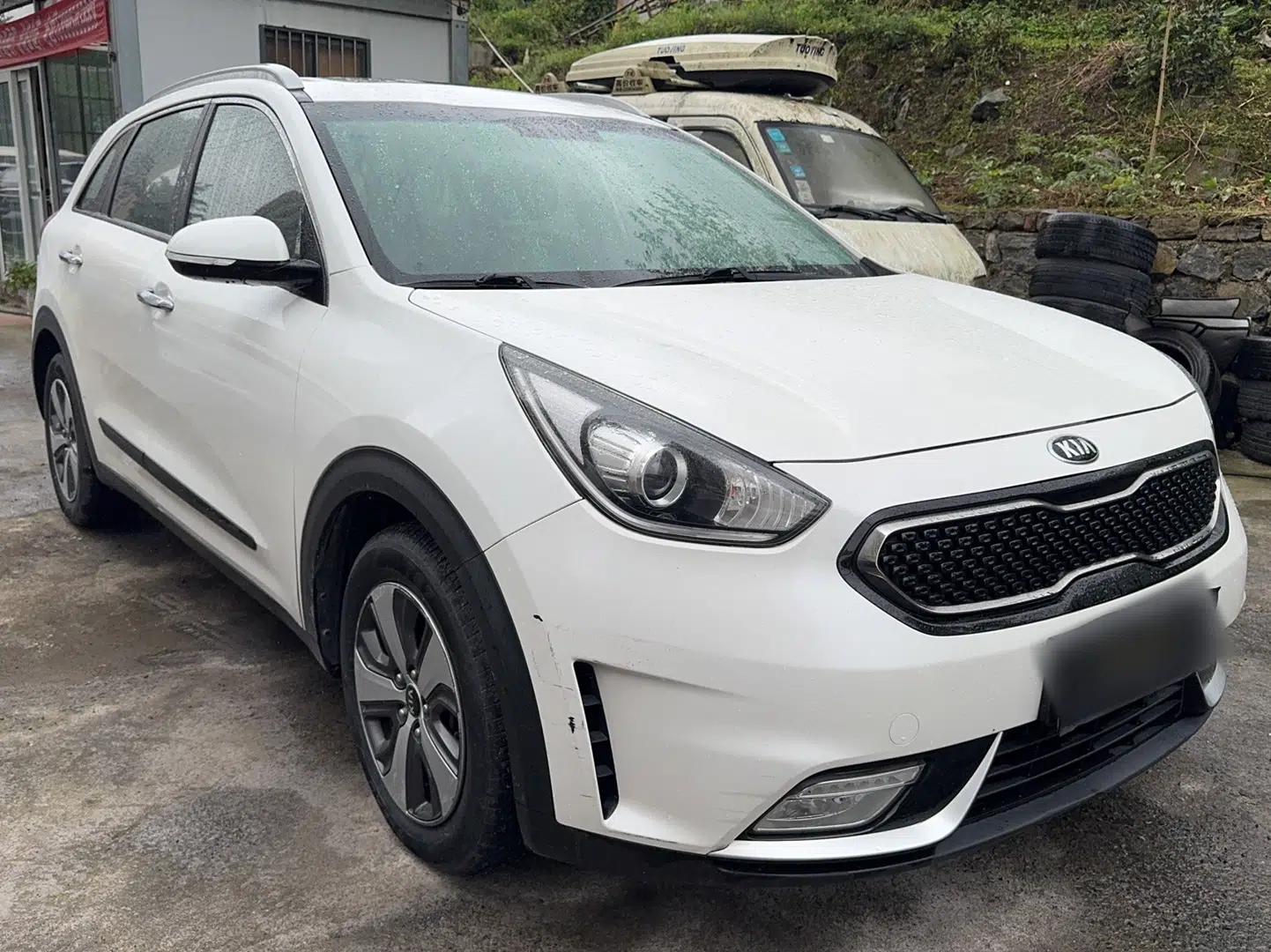 Kia Niro 2017 1.6L Luxury Edition — миниатюра 5