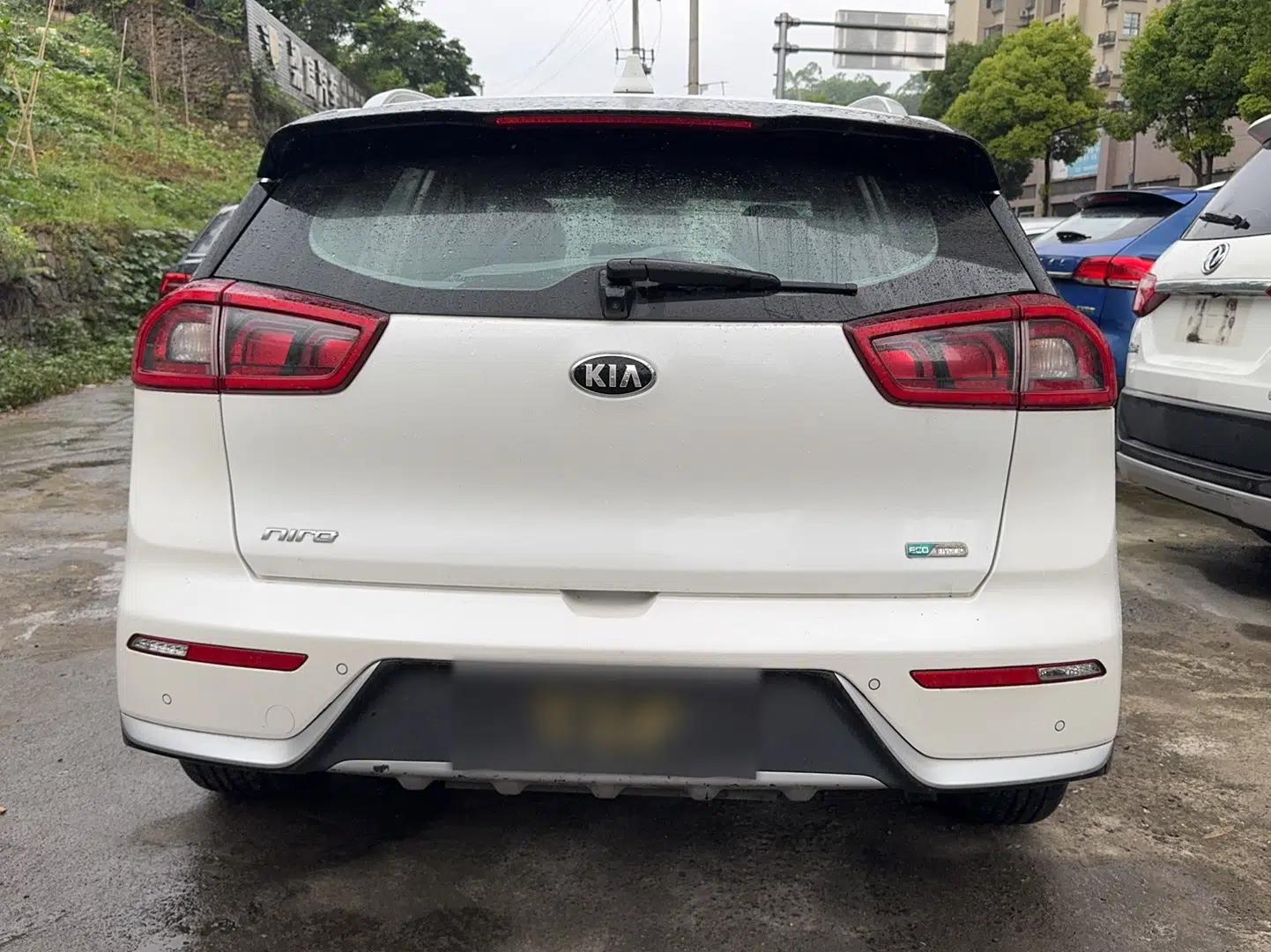 Kia Niro 2017 1.6L Luxury Edition — миниатюра 7