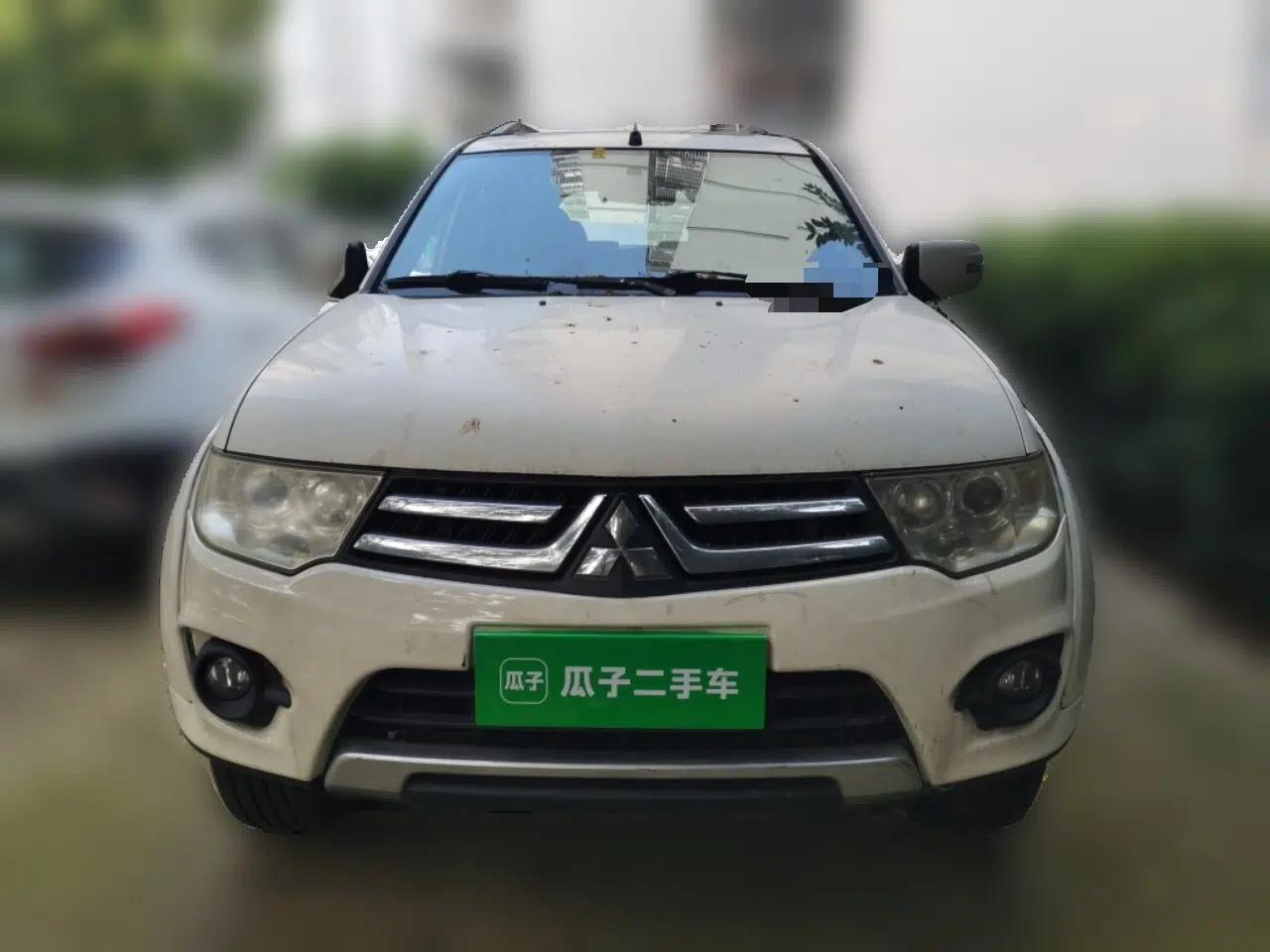 Mitsubishi Pajero Sport 2013 3.0L Automatic Two-Wheel Drive Luxury Edition — миниатюра 2