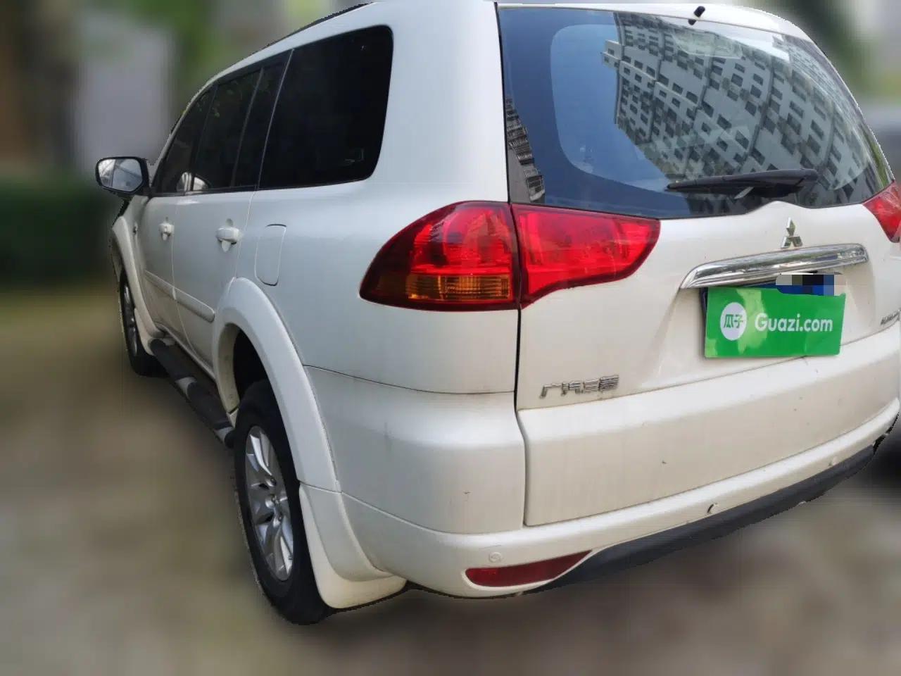 Mitsubishi Pajero Sport 2013 3.0L Automatic Two-Wheel Drive Luxury Edition — миниатюра 4
