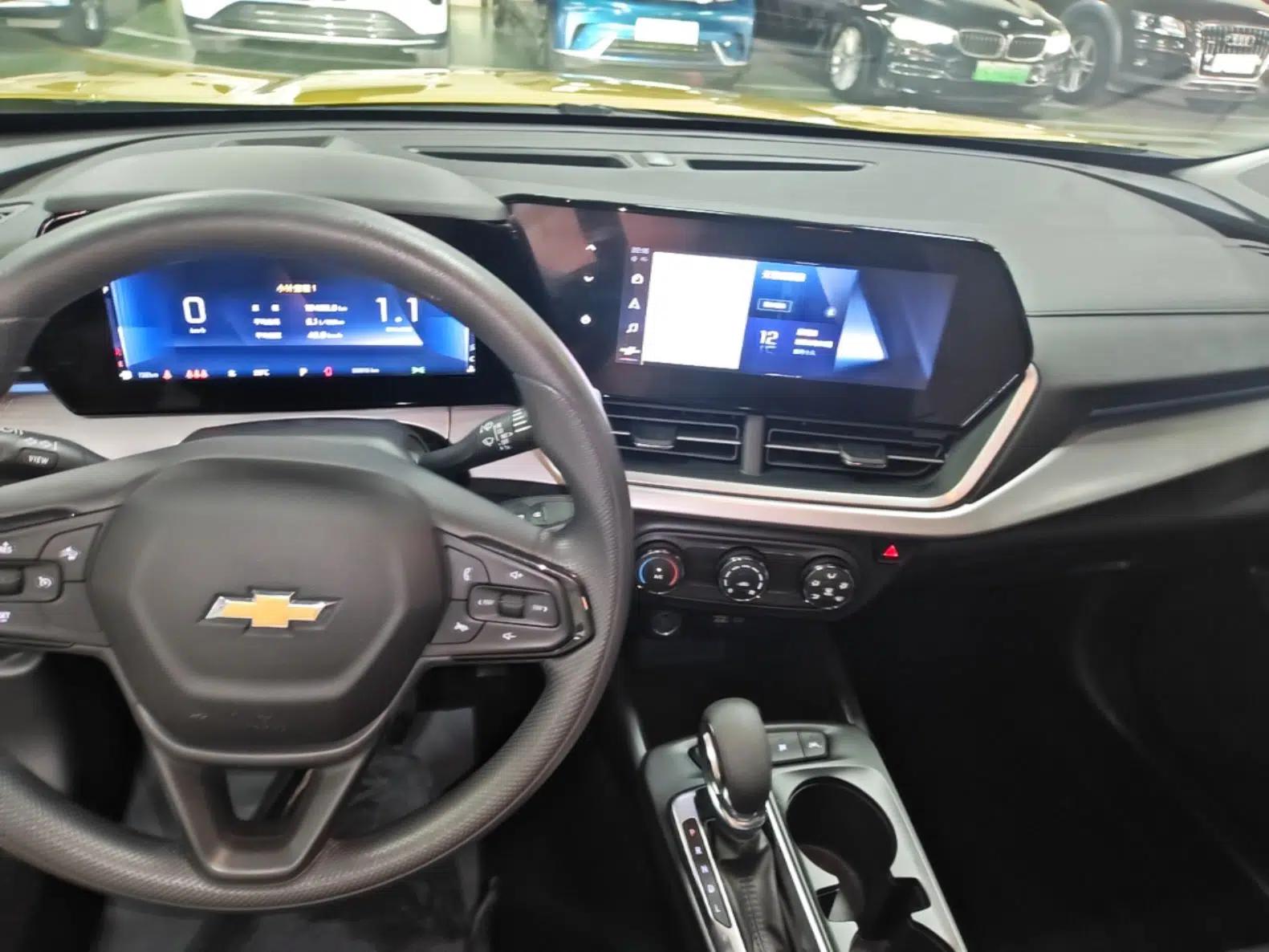 Chevrolet Seeker 2022 1.5T CVT Trend-Setting Edition — миниатюра 12