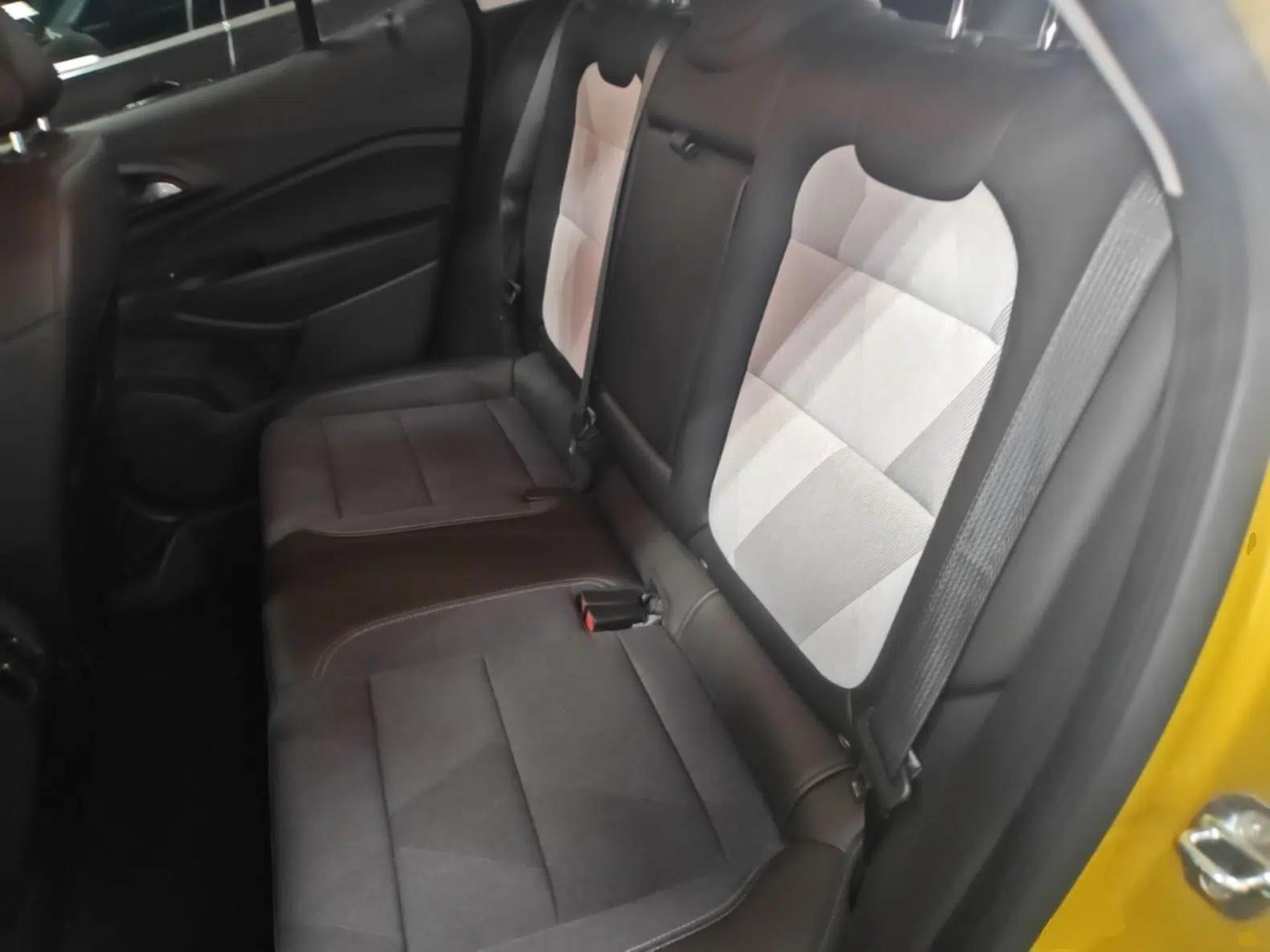Chevrolet Seeker 2022 1.5T CVT Trend-Setting Edition — миниатюра 20