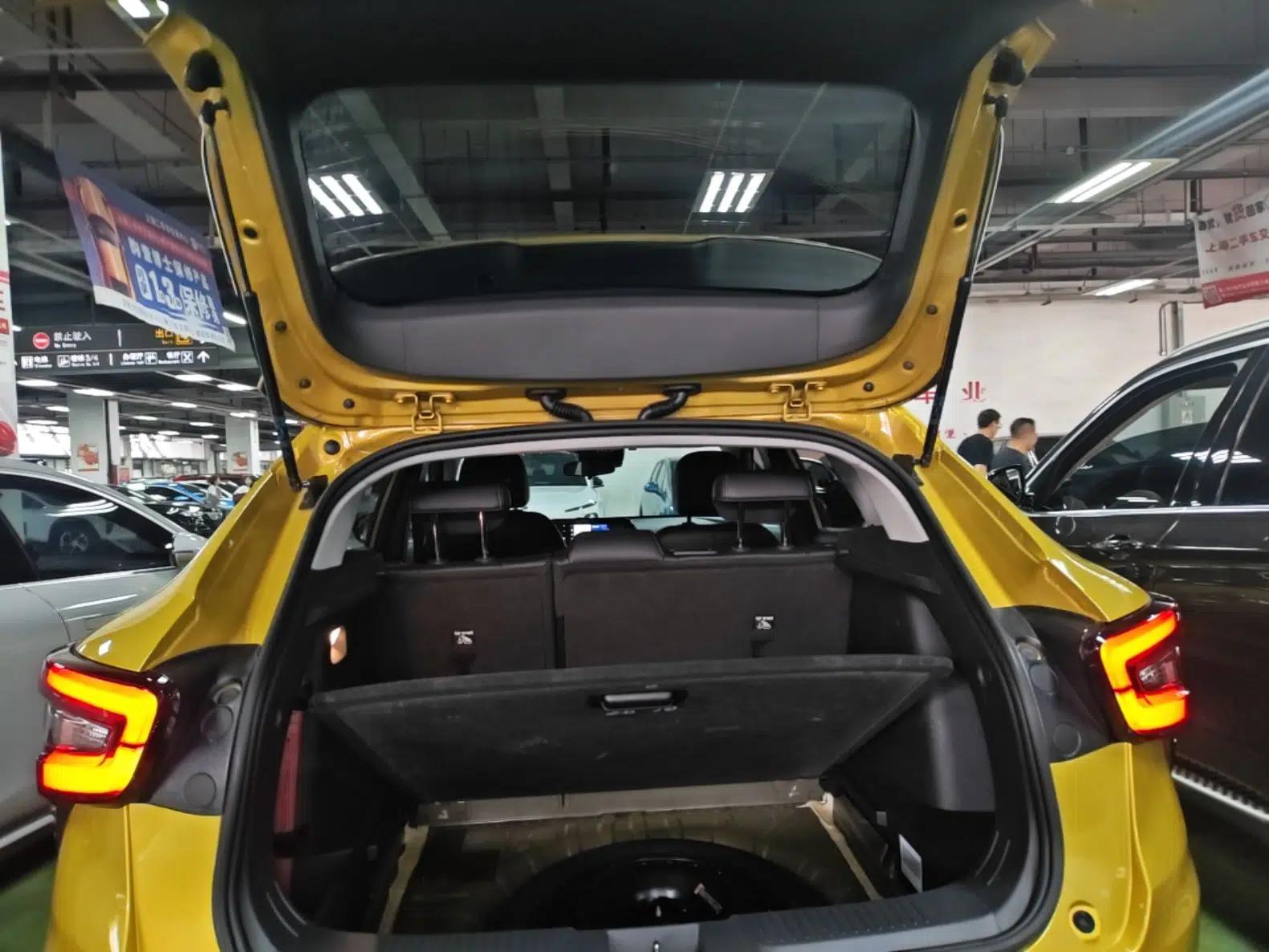 Chevrolet Seeker 2022 1.5T CVT Trend-Setting Edition — миниатюра 22