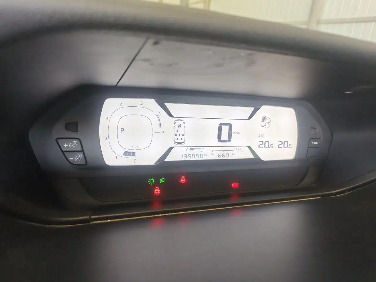 Citroen C4 Picasso 2015 Grand 1.6T Fashion Model 7 Seats — миниатюра 11