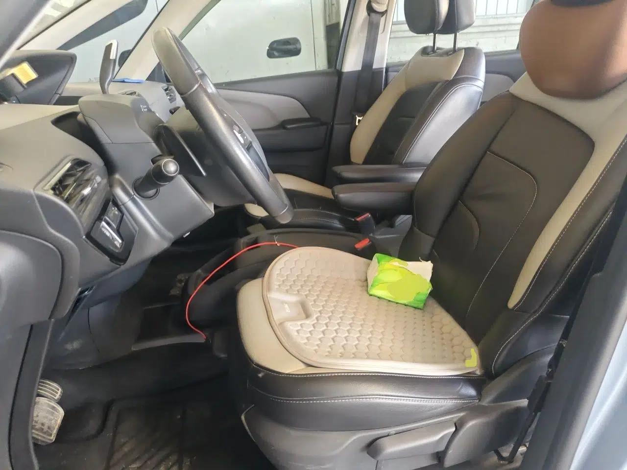 Citroen C4 Picasso 2015 Grand 1.6T Fashion Model 7 Seats — миниатюра 15