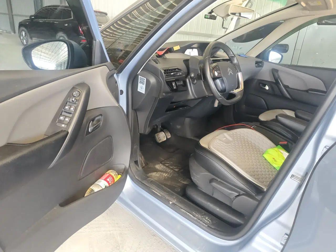 Citroen C4 Picasso 2015 Grand 1.6T Fashion Model 7 Seats — миниатюра 16