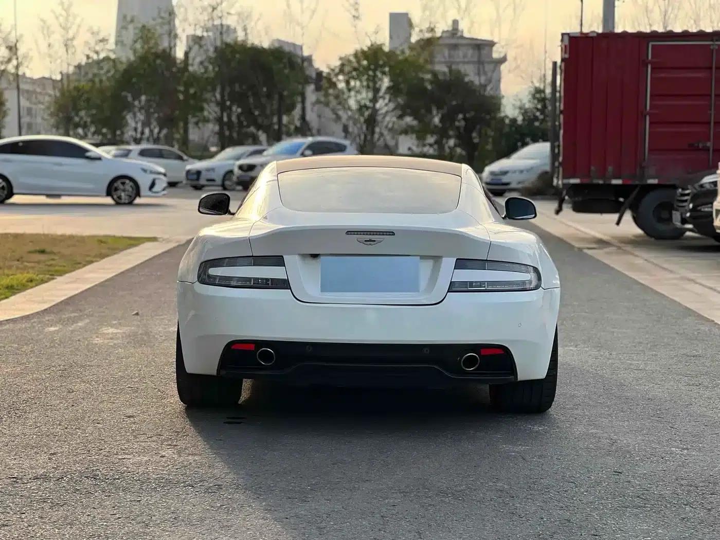 Aston Martin DB9 2013 6.0L Coupe — миниатюра 4