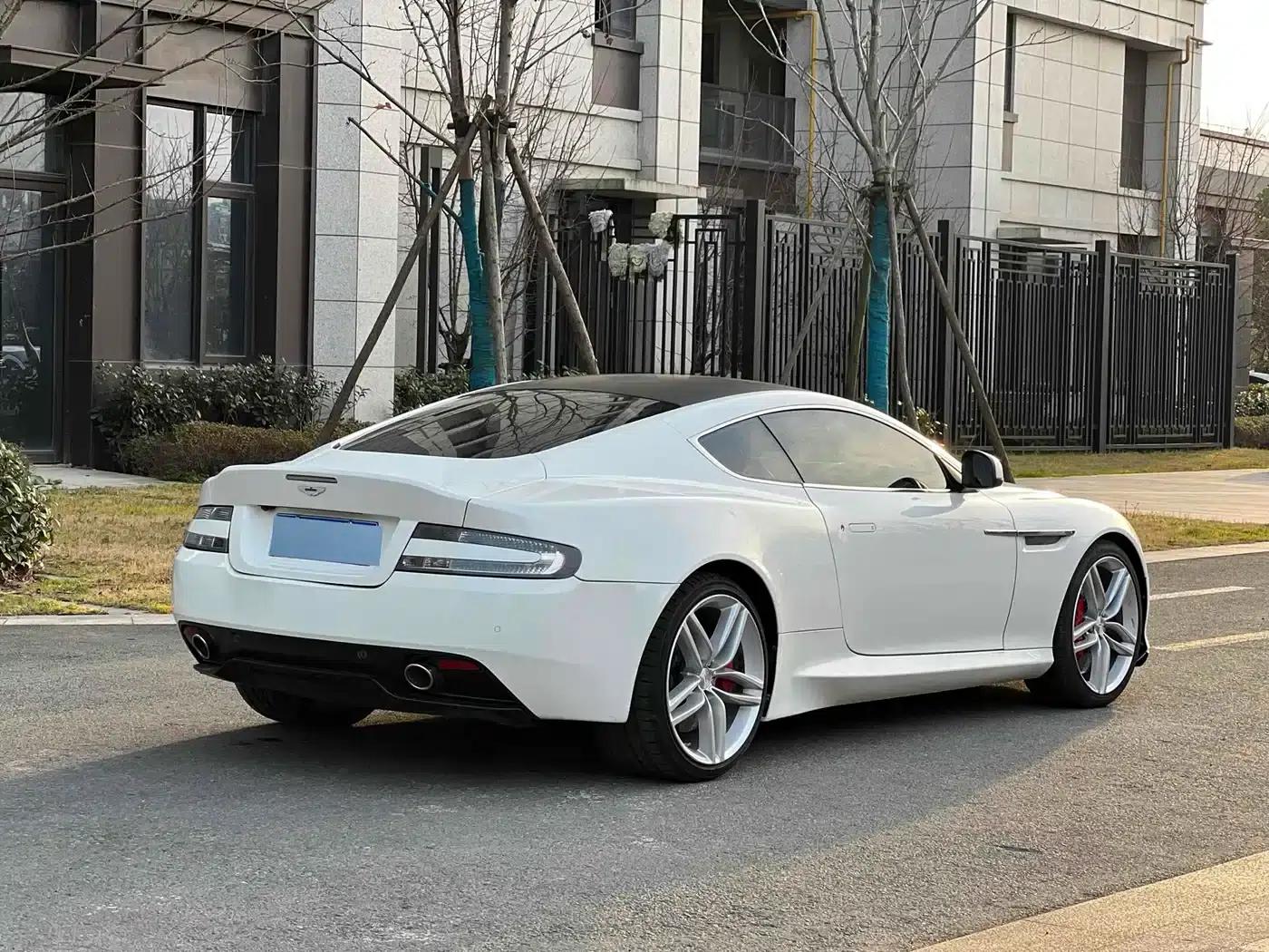 Aston Martin DB9 2013 6.0L Coupe — миниатюра 5