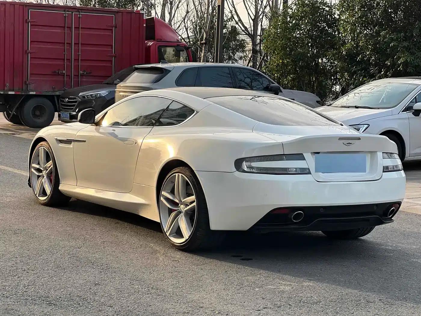 Aston Martin DB9 2013 6.0L Coupe — миниатюра 6