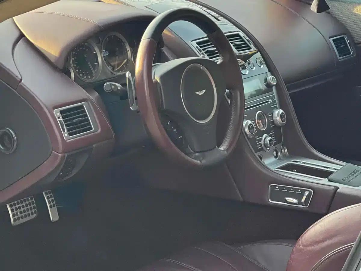 Aston Martin DB9 2013 6.0L Coupe — миниатюра 9