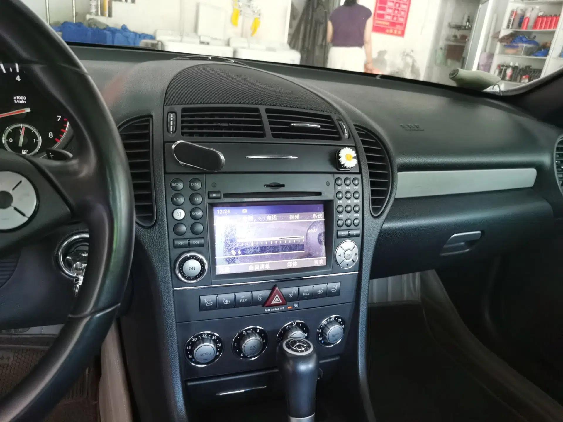 Mercedes-Benz SLK-Class 2010 SLK 300 Grand Edition — миниатюра 13