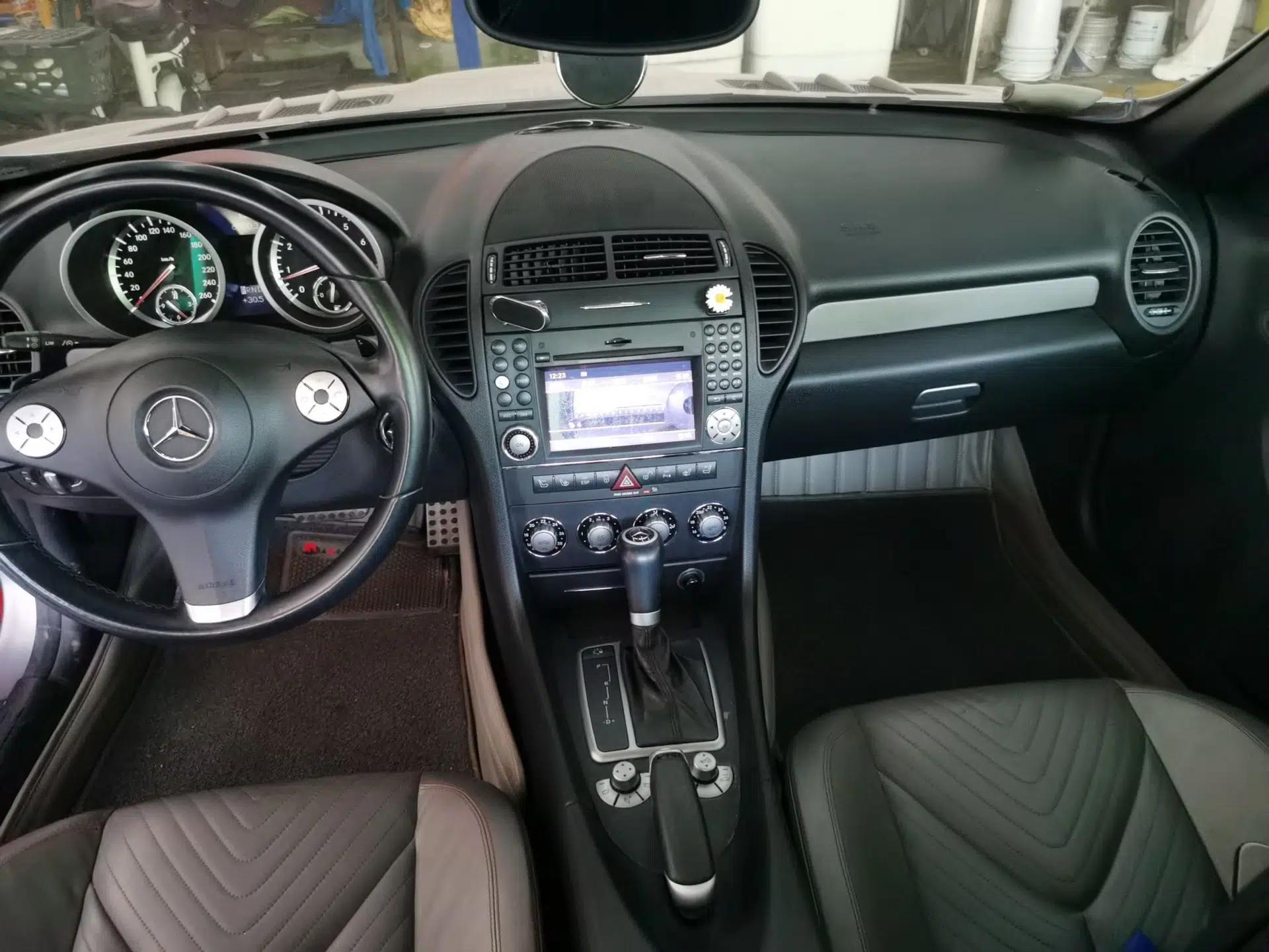 Mercedes-Benz SLK-Class 2010 SLK 300 Grand Edition — миниатюра 9