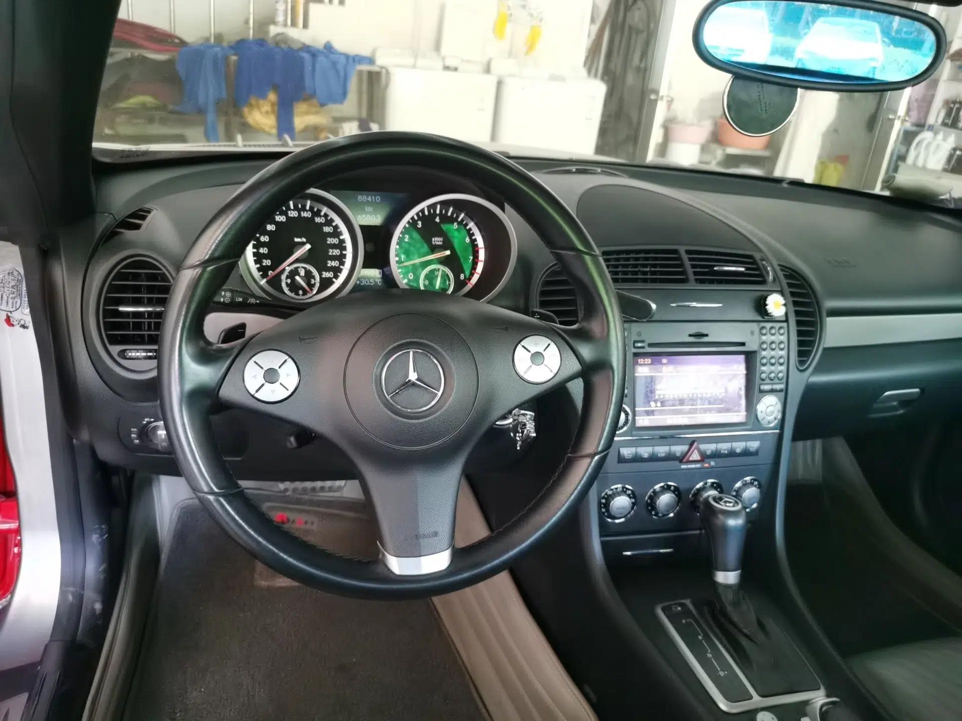 Mercedes-Benz SLK-Class 2010 SLK 300 Grand Edition — миниатюра 10