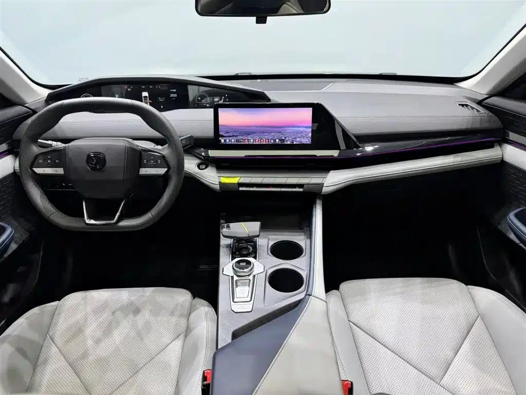 Changan UNI-V Smart Electric iDD 2023 Model, Smart Electric iDD 1.5T, 113km/h Smart Cool Edition — миниатюра 10