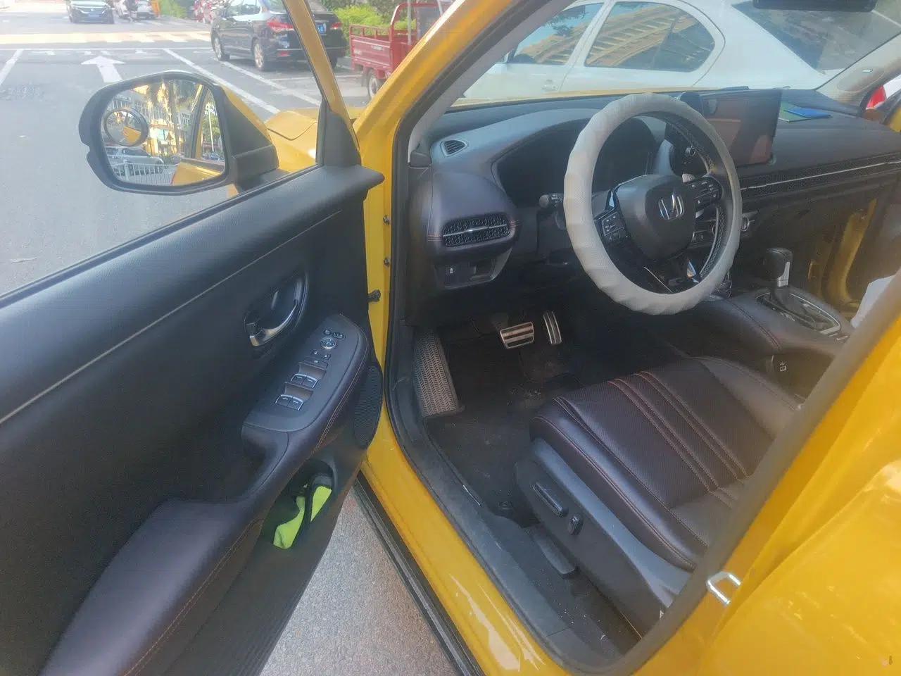 Honda ZR-V 2022 1.5T CVT Deluxe Edition — миниатюра 16