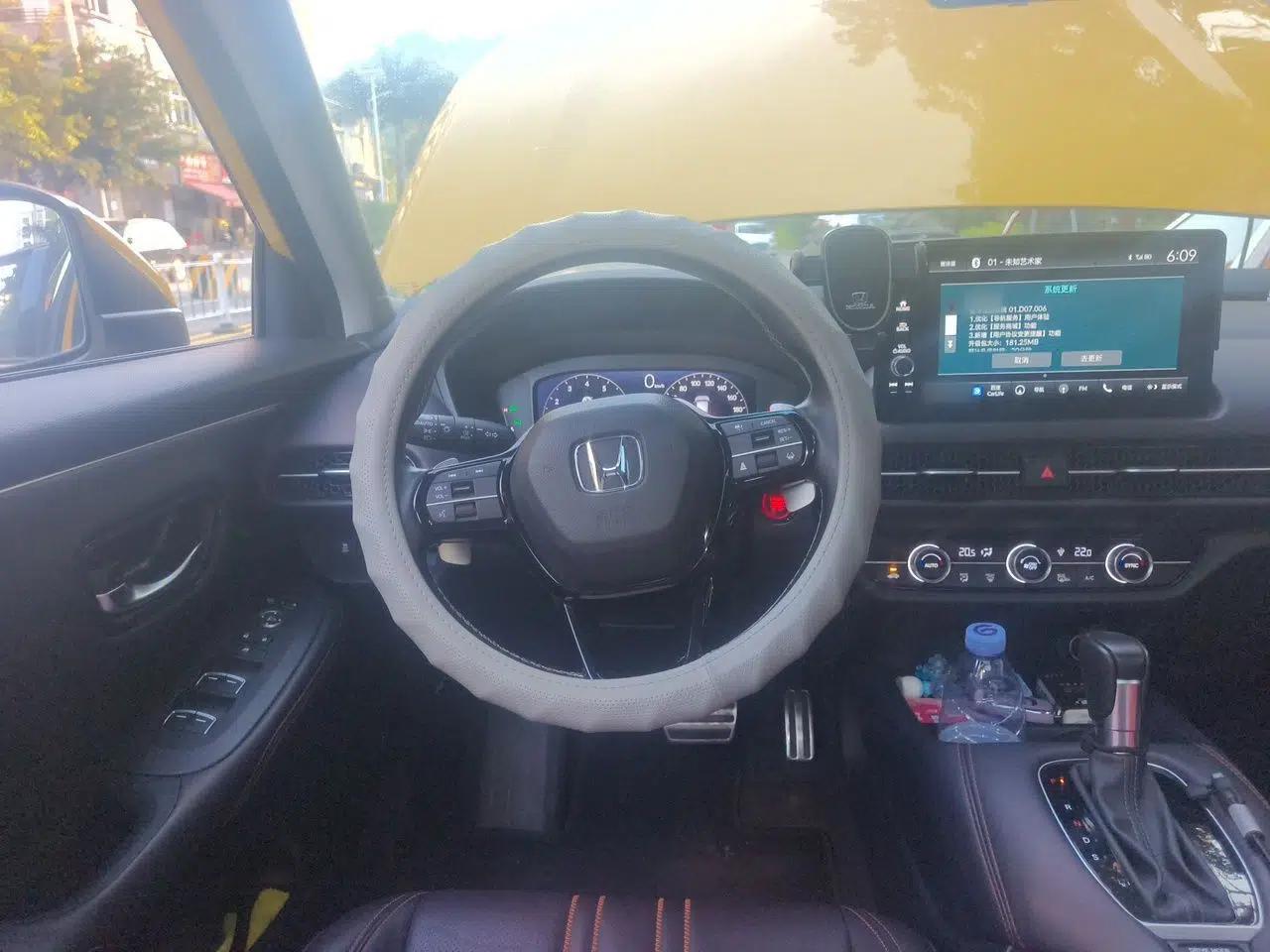 Honda ZR-V 2022 1.5T CVT Deluxe Edition — миниатюра 10