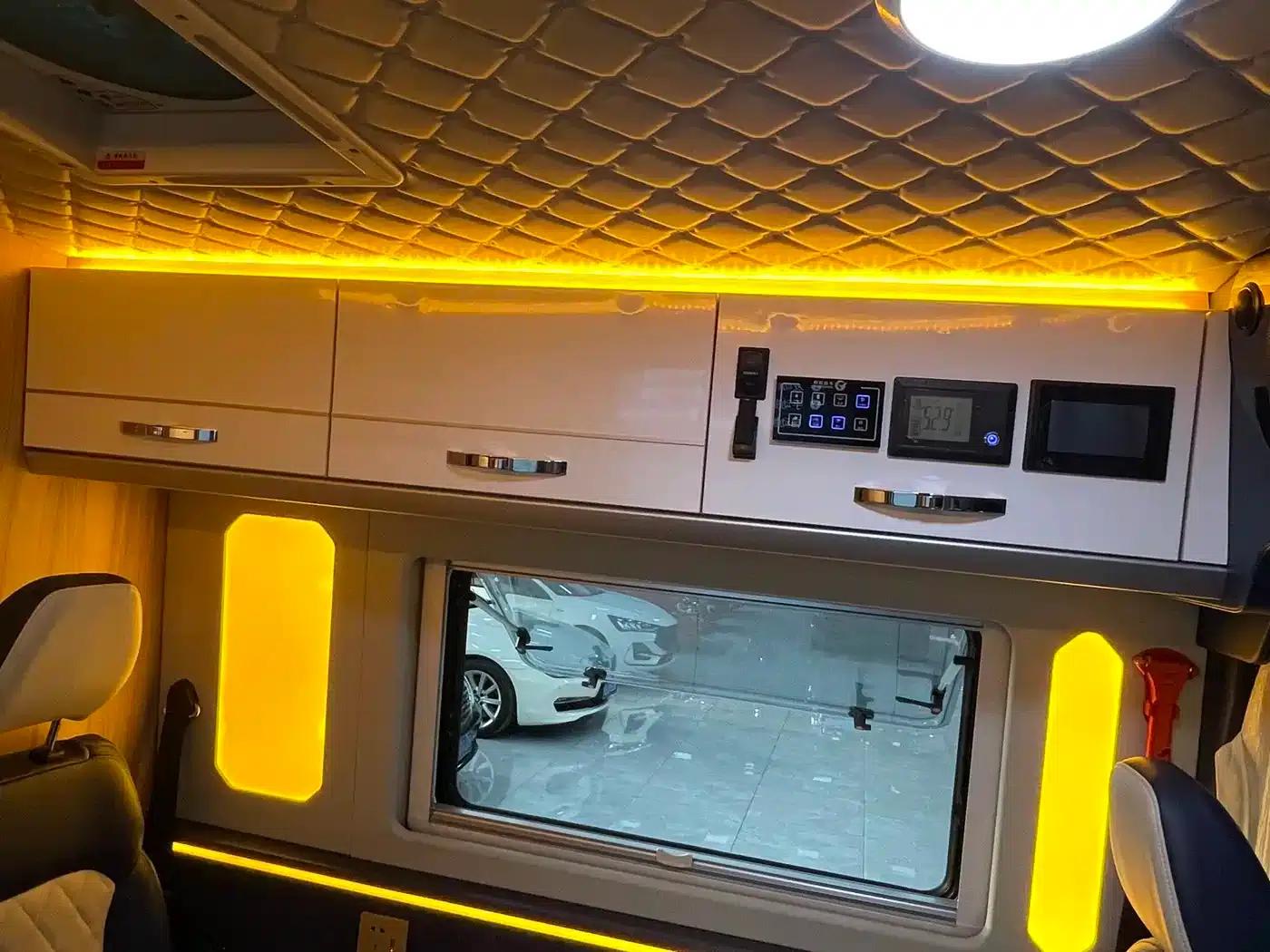SAIC MAXUS V90 RV 2021 Model 2.0T Traveler V90 Self-propelled Type B Motorhome Luxury Edition with Transverse Bed — миниатюра 14