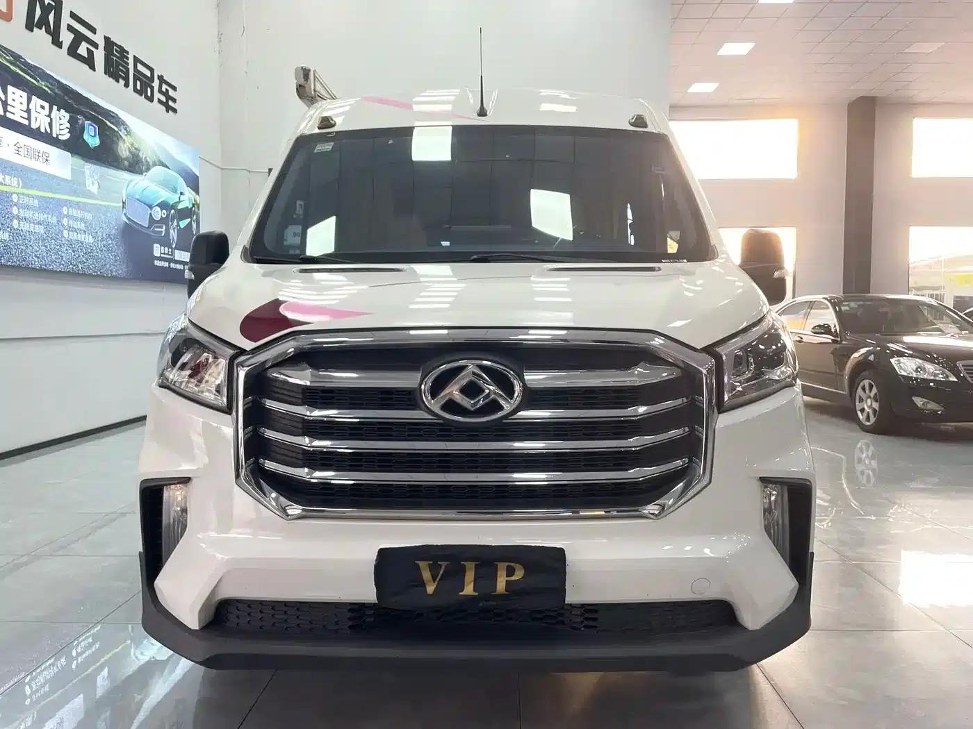 SAIC MAXUS V90 RV 2021 Model 2.0T Traveler V90 Self-propelled Type B Motorhome Luxury Edition with Transverse Bed — миниатюра 3