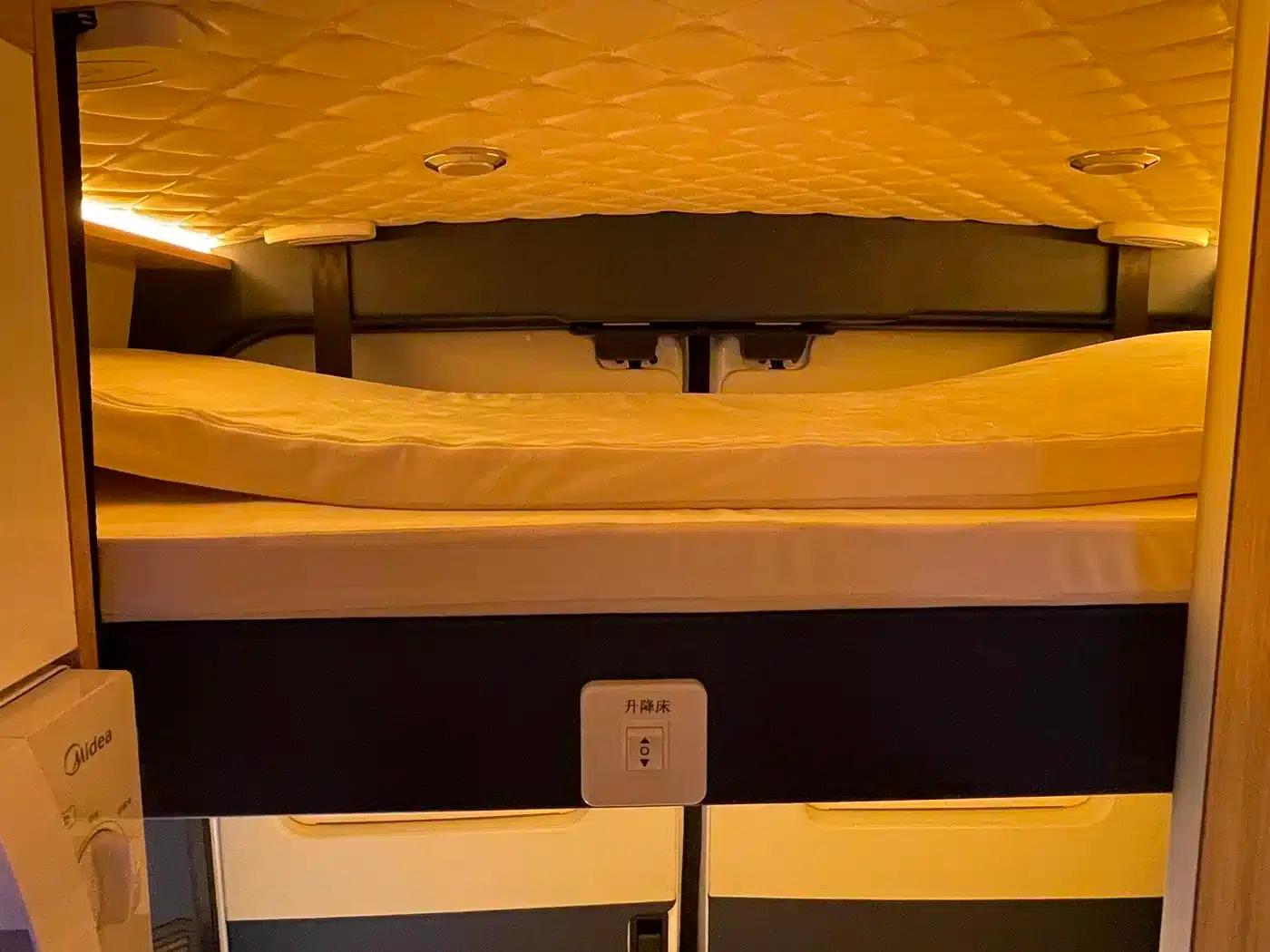SAIC MAXUS V90 RV 2021 Model 2.0T Traveler V90 Self-propelled Type B Motorhome Luxury Edition with Transverse Bed — миниатюра 24