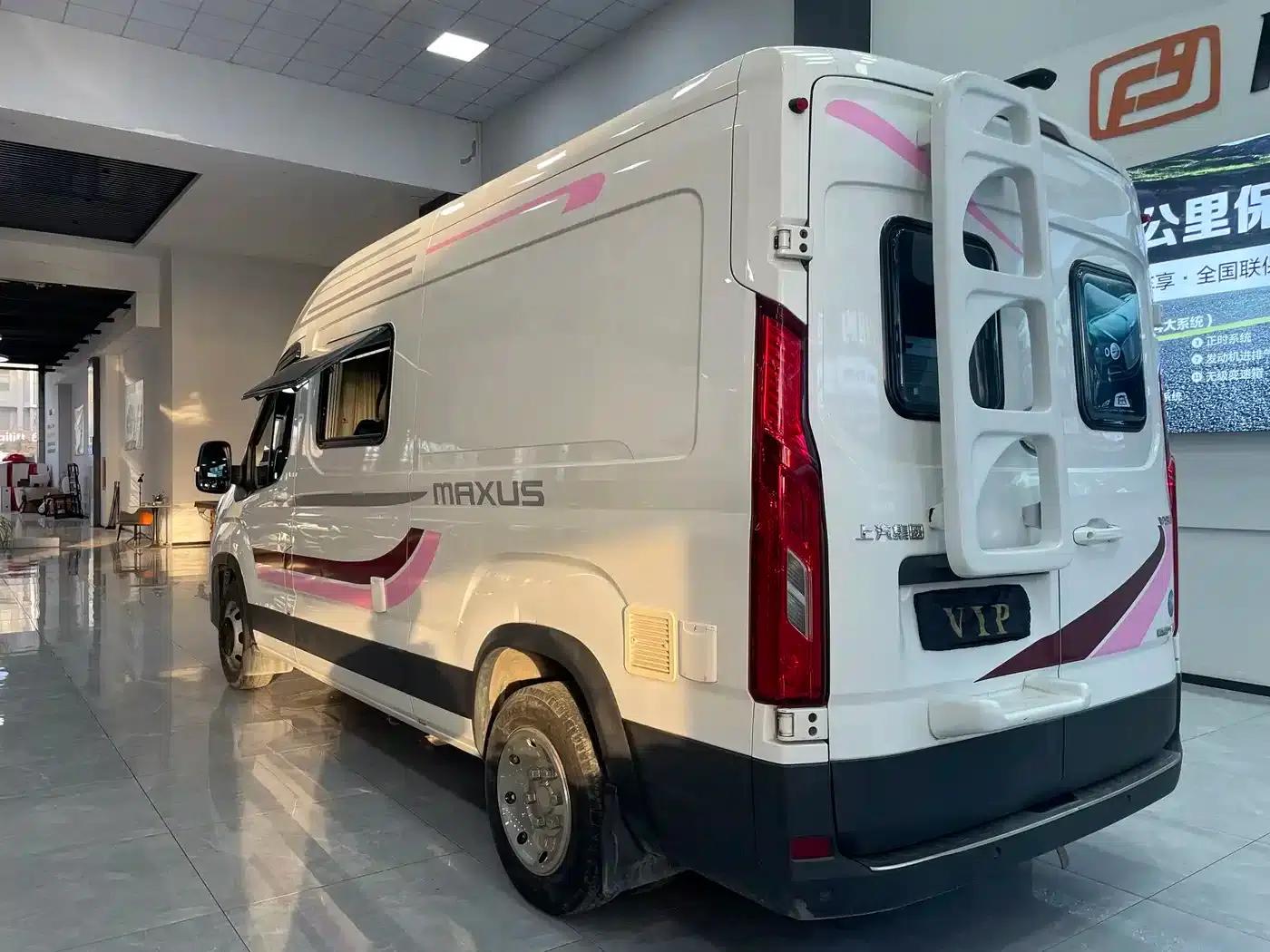 SAIC MAXUS V90 RV 2021 Model 2.0T Traveler V90 Self-propelled Type B Motorhome Luxury Edition with Transverse Bed — миниатюра 4