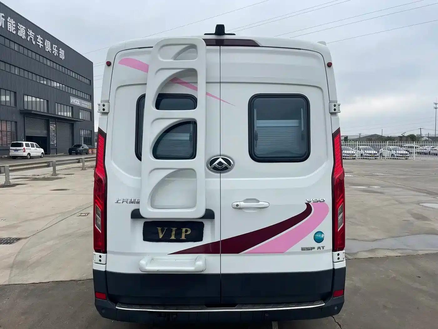 SAIC MAXUS V90 RV 2021 Model 2.0T Traveler V90 Self-propelled Type B Motorhome Luxury Edition with Transverse Bed — миниатюра 40