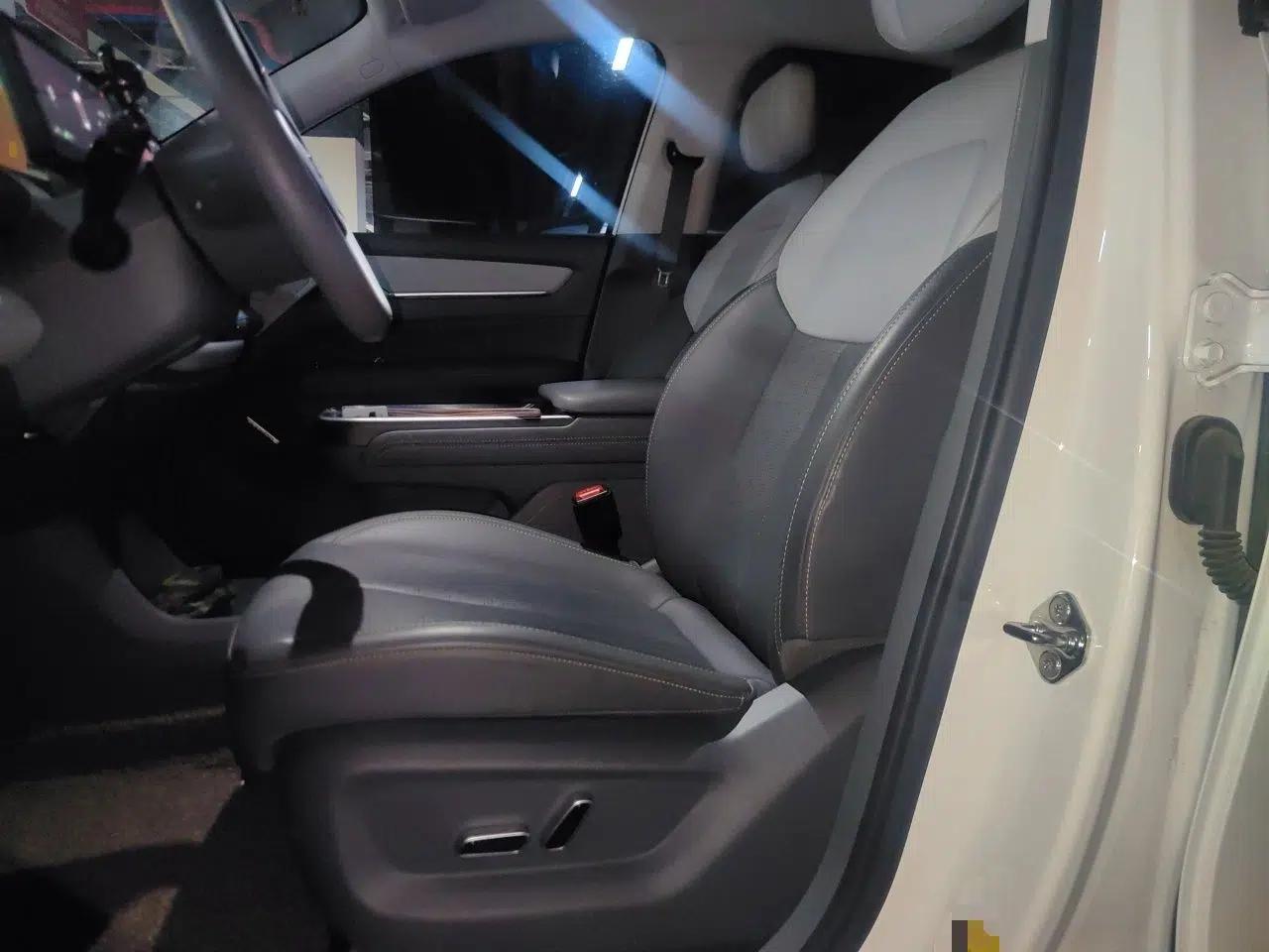 Bestune Yueyi 03 2025 565km Premium Edition — миниатюра 15
