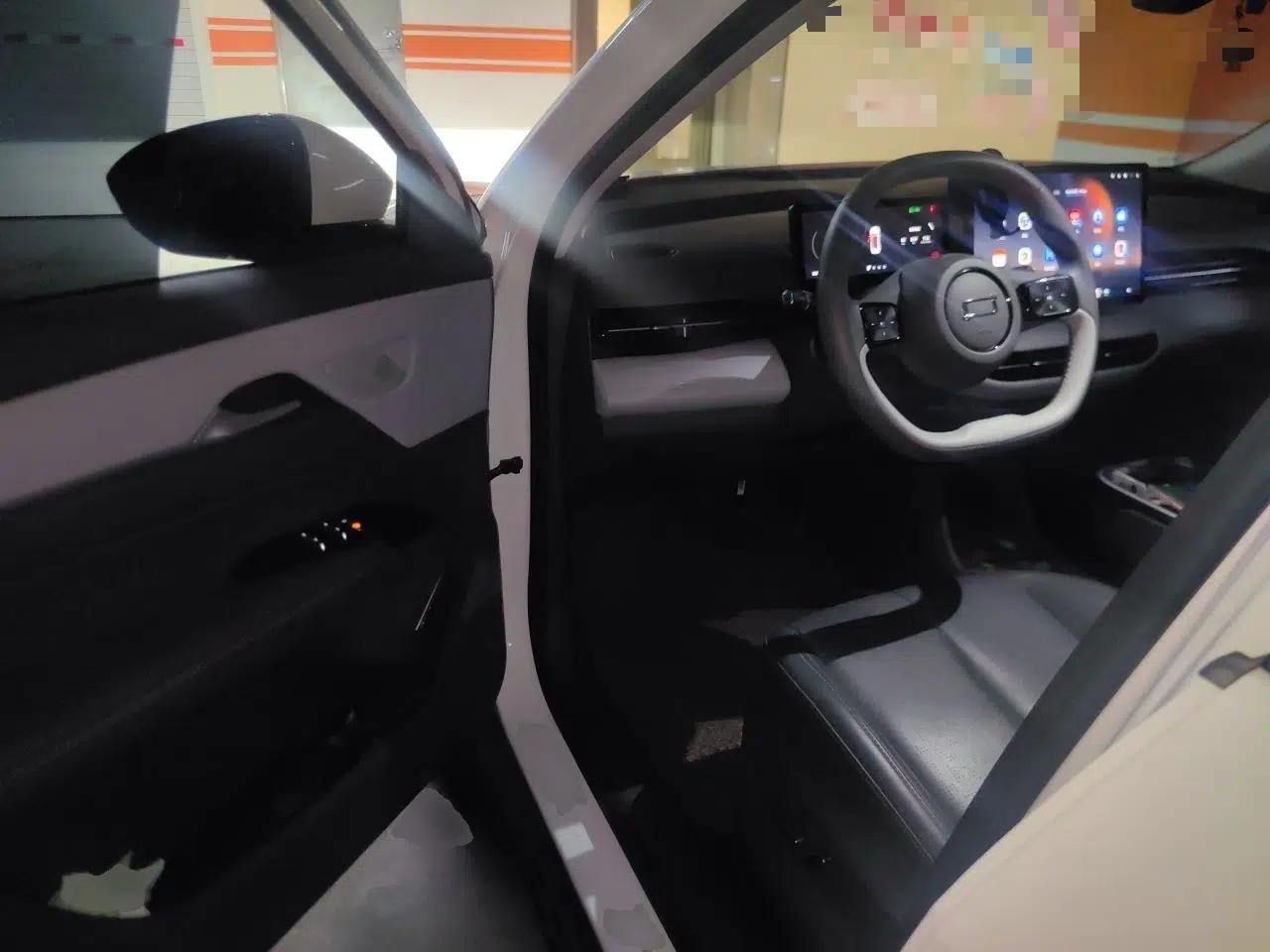 Bestune Yueyi 03 2025 565km Premium Edition — миниатюра 16