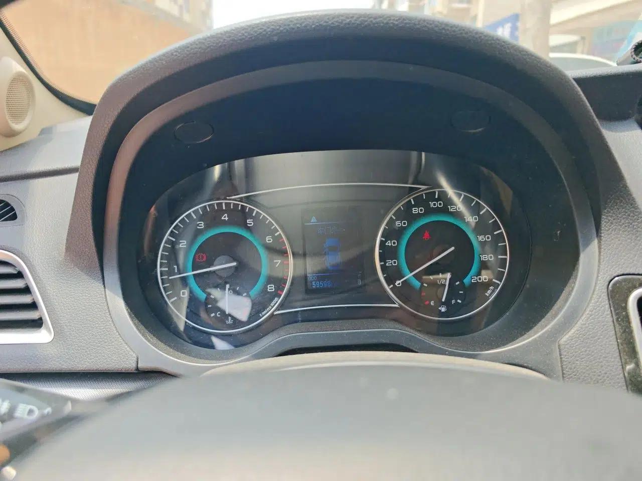 Great Wall C30 2015 1.5L Manual Luxury Model — миниатюра 11
