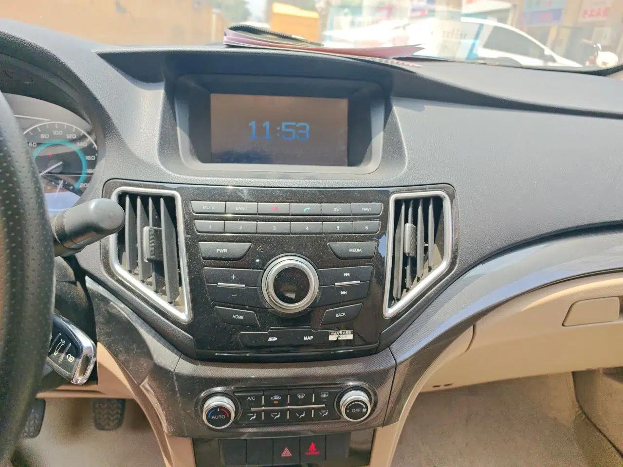 Great Wall C30 2015 1.5L Manual Luxury Model — миниатюра 13